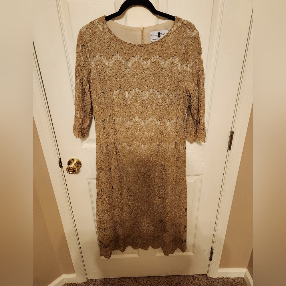 Dainty Jewell's Midi Lace Dress